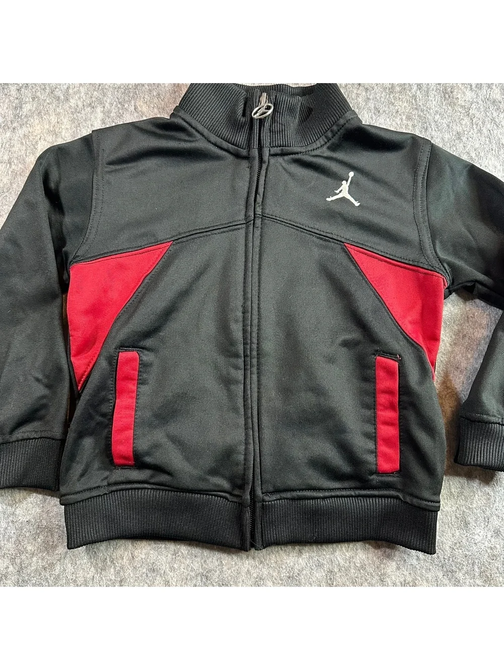 Nike Air Jordan Kids track jacket black red sporty streetwear 3T